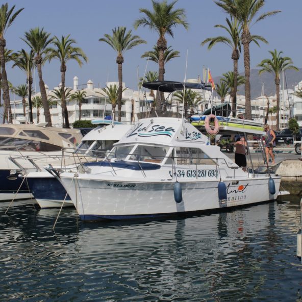 Barco Lusea Puerto Deportivo de Benalmádena