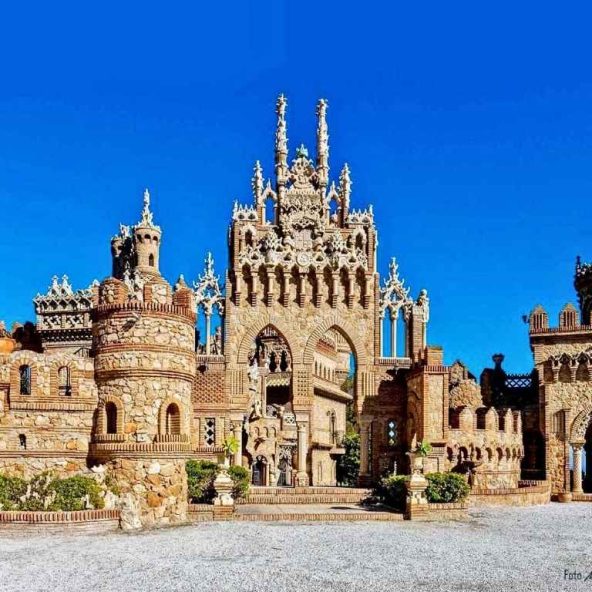 Castillo Colomares Panoramica
