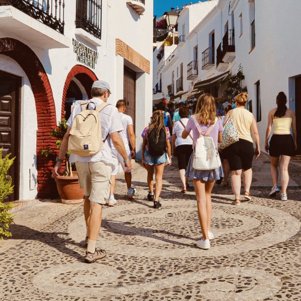 Lu Tour Nerja 4 Provincia de Andalucía Tour caminable en el Pueblo Blanco de Frigiliana