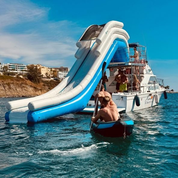 Toboganes XXL 18 Lu Sea Tour Privado
