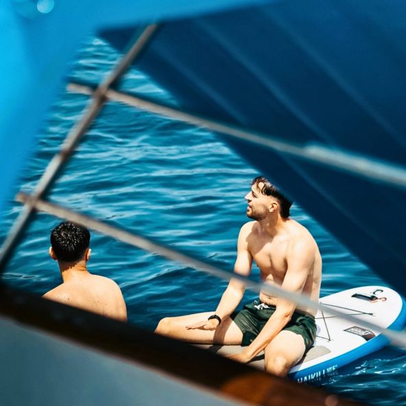 paddle board en barco